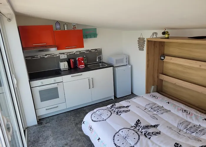 Panzió La Pool House Saint-Aubin-du-Plain