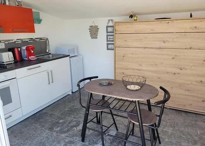 Panzió La Pool House Saint-Aubin-du-Plain