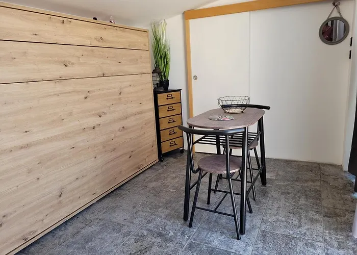 La Pool House Saint-Aubin-du-Plain