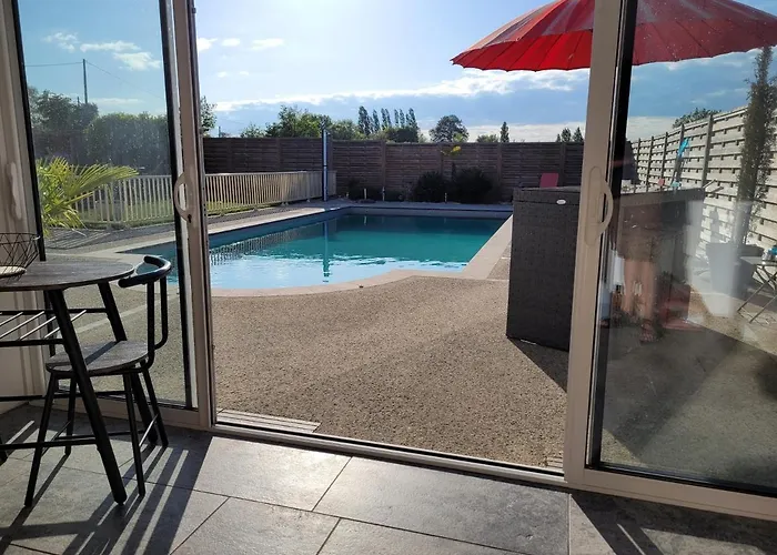 Panzió La Pool House Saint-Aubin-du-Plain