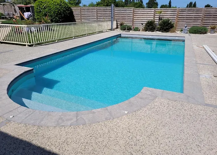 La Pool House Panzió